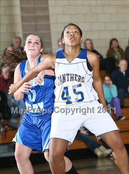 Thumbnail 3 in Ardsley vs Dobbs Ferry (33rd Annual William Warnock Memorial Tournament) photogallery.