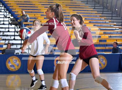 Thumbnail 2 in Sacred Heart Prep vs. Sierra Canyon (CIF State D2 Final) photogallery.