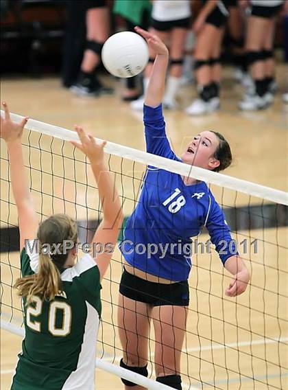 Thumbnail 2 in Santa Barbara vs. Analy (Archbishop Mitty Invitational Tournament) photogallery.