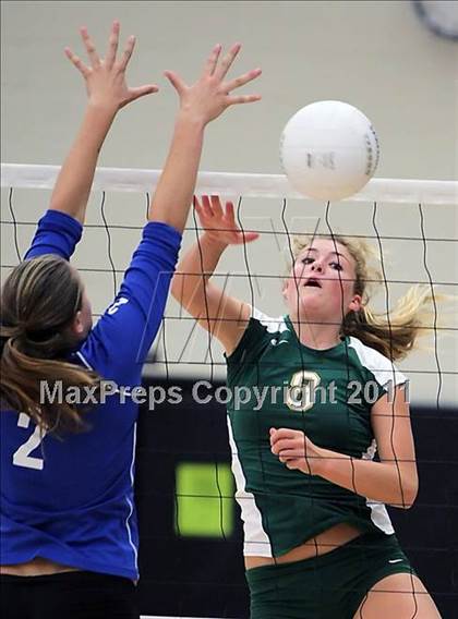 Thumbnail 2 in Santa Barbara vs. Analy (Archbishop Mitty Invitational Tournament) photogallery.