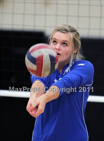 Thumbnail 1 in Santa Barbara vs. Analy (Archbishop Mitty Invitational Tournament) photogallery.