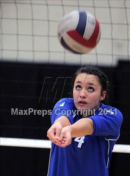 Thumbnail 2 in Santa Barbara vs. Analy (Archbishop Mitty Invitational Tournament) photogallery.
