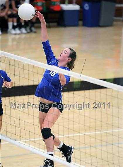 Thumbnail 2 in Santa Barbara vs. Analy (Archbishop Mitty Invitational Tournament) photogallery.