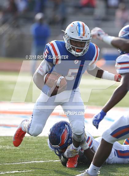 Thumbnail 2 in Hoffman Estates @ East St. Louis (IHSA Class 7A 1st Round) photogallery.
