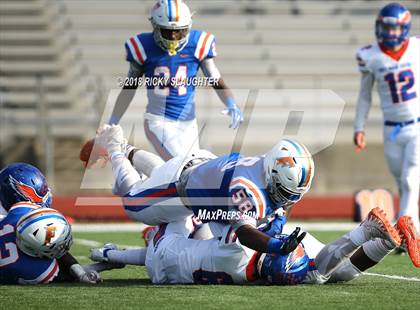 Thumbnail 3 in Hoffman Estates @ East St. Louis (IHSA Class 7A 1st Round) photogallery.