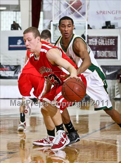 Thumbnail 1 in Albany Academy vs. New London (Spalding Hoophall Classic) photogallery.