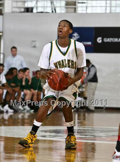 Thumbnail 3 in Albany Academy vs. New London (Spalding Hoophall Classic) photogallery.