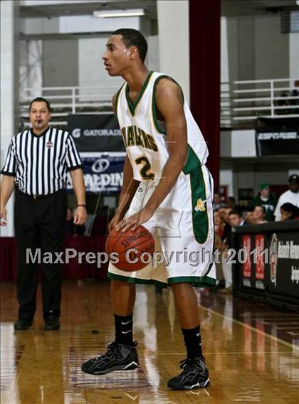 Thumbnail 3 in Albany Academy vs. New London (Spalding Hoophall Classic) photogallery.