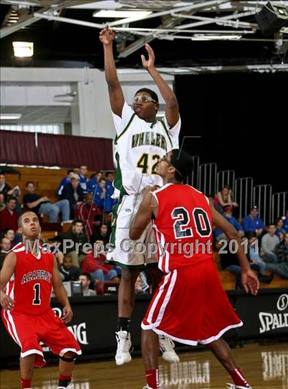 Thumbnail 1 in Albany Academy vs. New London (Spalding Hoophall Classic) photogallery.