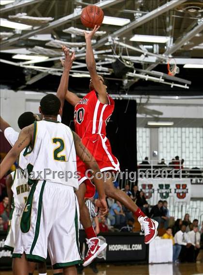 Thumbnail 3 in Albany Academy vs. New London (Spalding Hoophall Classic) photogallery.