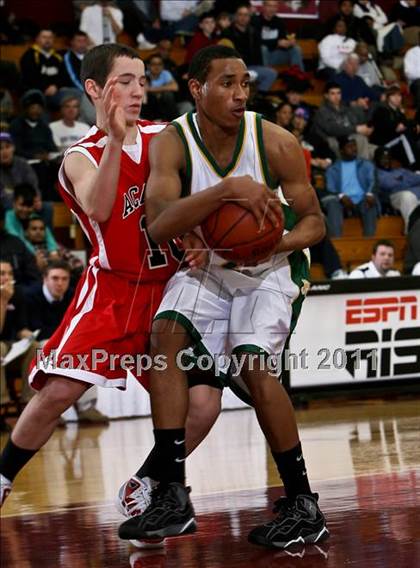 Thumbnail 1 in Albany Academy vs. New London (Spalding Hoophall Classic) photogallery.