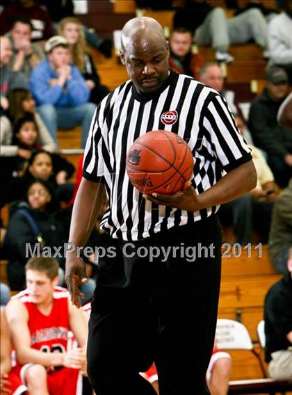Thumbnail 2 in Albany Academy vs. New London (Spalding Hoophall Classic) photogallery.