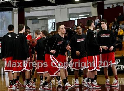 Thumbnail 1 in Albany Academy vs. New London (Spalding Hoophall Classic) photogallery.