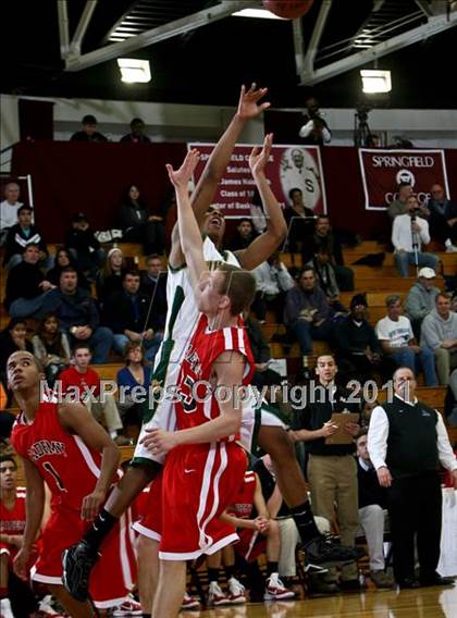 Thumbnail 3 in Albany Academy vs. New London (Spalding Hoophall Classic) photogallery.