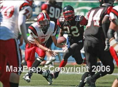 Thumbnail 3 in Orting vs. Archbishop Murphy (Kickoff Classic) photogallery.