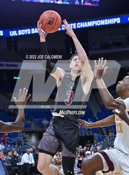 Thumbnail 1 in Mansfield Timberview vs Beaumont United (UIL 5A State Semifinal) photogallery.