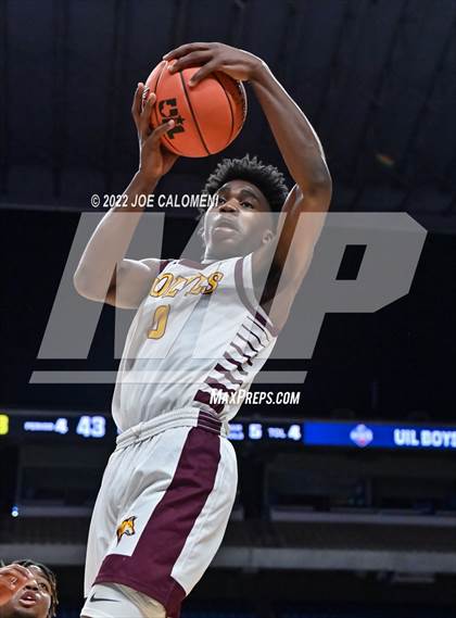Thumbnail 1 in Mansfield Timberview vs Beaumont United (UIL 5A State Semifinal) photogallery.