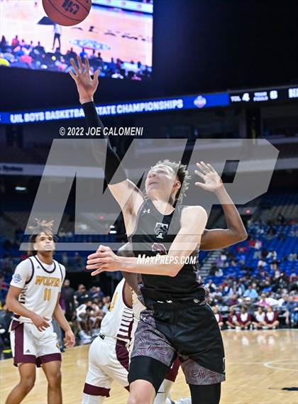 Thumbnail 2 in Mansfield Timberview vs Beaumont United (UIL 5A State Semifinal) photogallery.