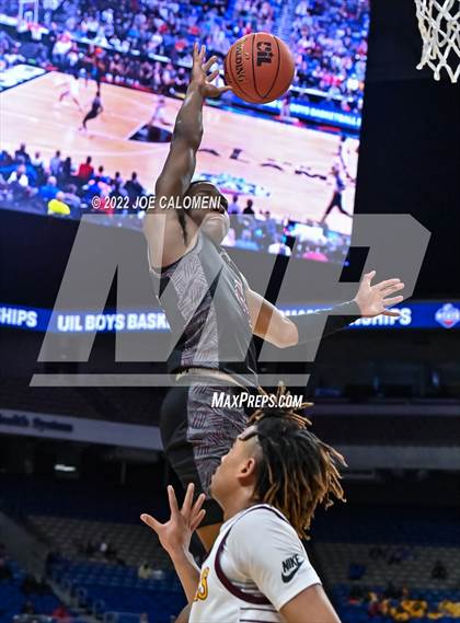 Thumbnail 2 in Mansfield Timberview vs Beaumont United (UIL 5A State Semifinal) photogallery.