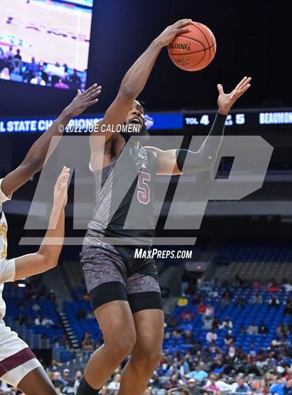 Thumbnail 3 in Mansfield Timberview vs Beaumont United (UIL 5A State Semifinal) photogallery.