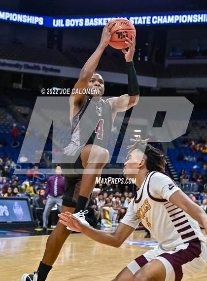 Thumbnail 1 in Mansfield Timberview vs Beaumont United (UIL 5A State Semifinal) photogallery.