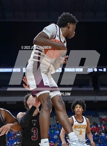 Thumbnail 3 in Mansfield Timberview vs Beaumont United (UIL 5A State Semifinal) photogallery.