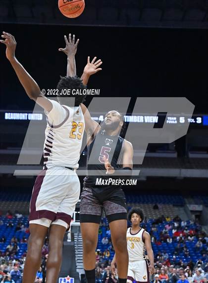 Thumbnail 1 in Mansfield Timberview vs Beaumont United (UIL 5A State Semifinal) photogallery.