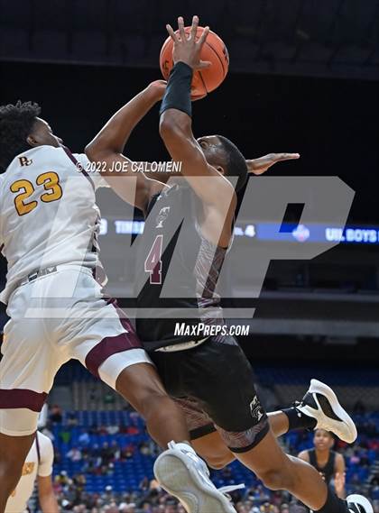 Thumbnail 2 in Mansfield Timberview vs Beaumont United (UIL 5A State Semifinal) photogallery.