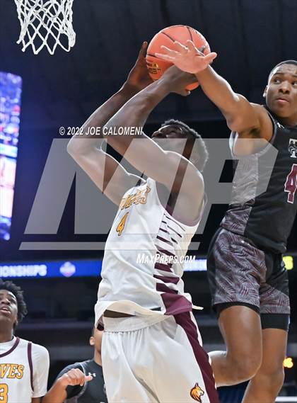 Thumbnail 1 in Mansfield Timberview vs Beaumont United (UIL 5A State Semifinal) photogallery.