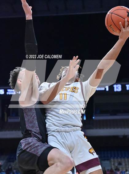 Thumbnail 3 in Mansfield Timberview vs Beaumont United (UIL 5A State Semifinal) photogallery.