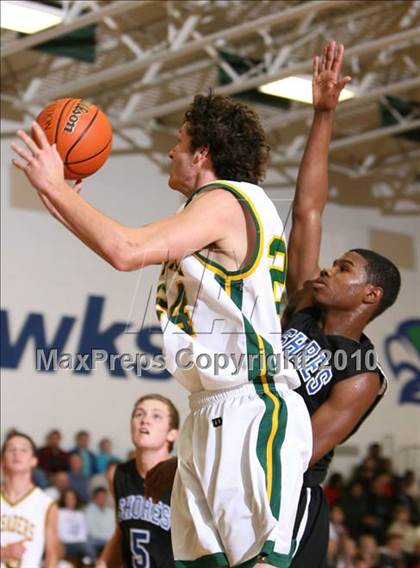 Thumbnail 3 in Bishop Sullivan Catholic vs. Atlantic Shores Christian photogallery.