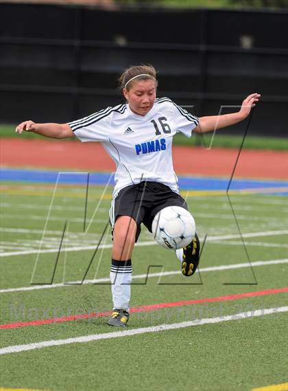Thumbnail 1 in Peak to Peak vs. Kent Denver (CHSAA 3A Semifinal) photogallery.