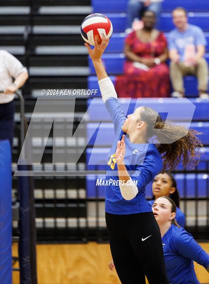 Thumbnail 2 in Seckinger @ Chattahoochee photogallery.