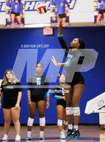 Thumbnail 2 in Seckinger @ Chattahoochee photogallery.
