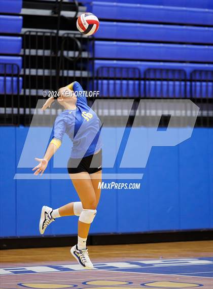 Thumbnail 2 in Seckinger @ Chattahoochee photogallery.