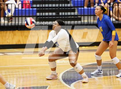 Thumbnail 3 in Seckinger @ Chattahoochee photogallery.