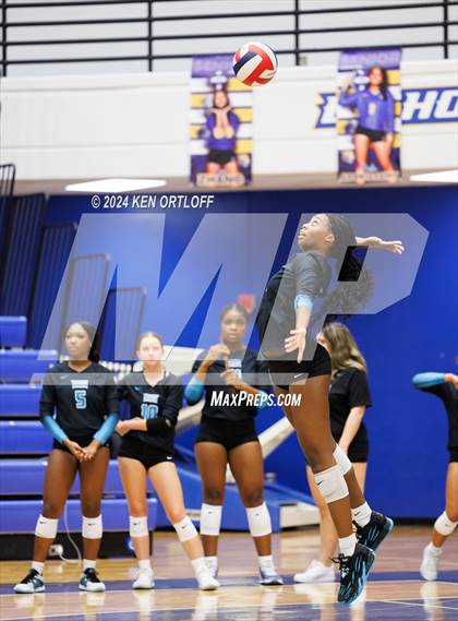 Thumbnail 2 in Seckinger @ Chattahoochee photogallery.