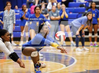 Thumbnail 3 in Seckinger @ Chattahoochee photogallery.