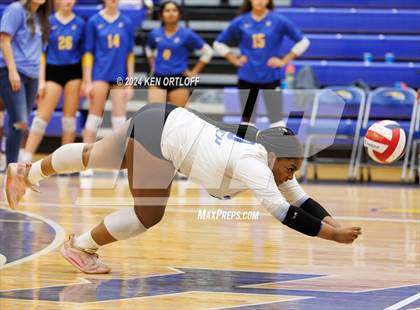 Thumbnail 3 in Seckinger @ Chattahoochee photogallery.