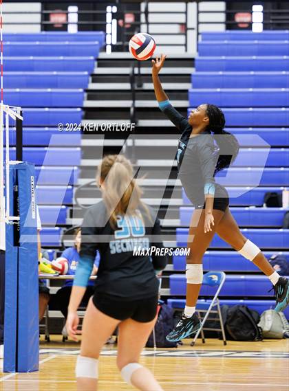 Thumbnail 3 in Seckinger @ Chattahoochee photogallery.