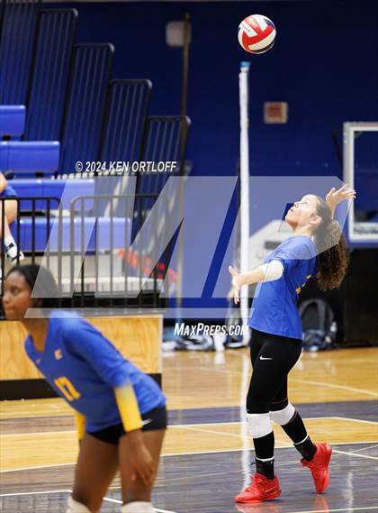 Thumbnail 3 in Seckinger @ Chattahoochee photogallery.