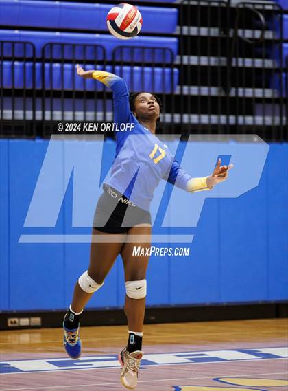 Thumbnail 2 in Seckinger @ Chattahoochee photogallery.