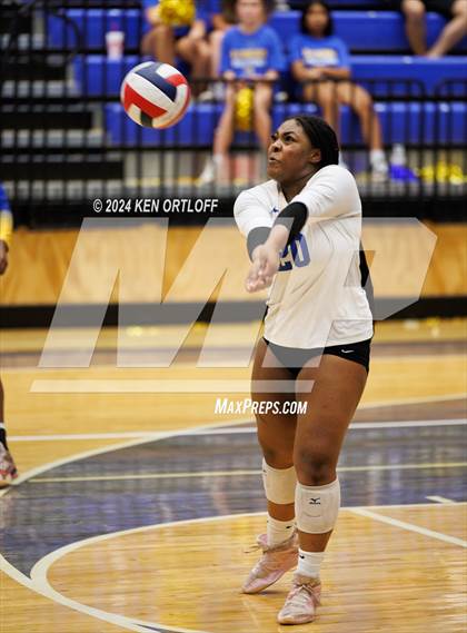 Thumbnail 2 in Seckinger @ Chattahoochee photogallery.