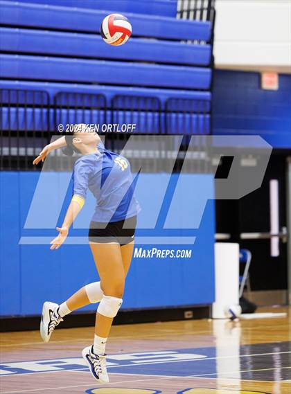 Thumbnail 2 in Seckinger @ Chattahoochee photogallery.