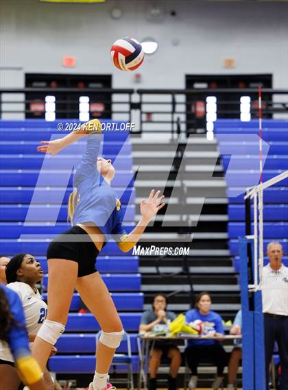 Thumbnail 1 in Seckinger @ Chattahoochee photogallery.