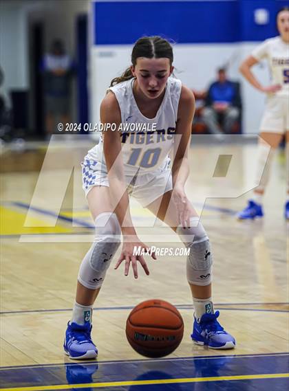 Thumbnail 3 in Chisum @ Leonard (62'nd Leonard Holiday Tournament) photogallery.