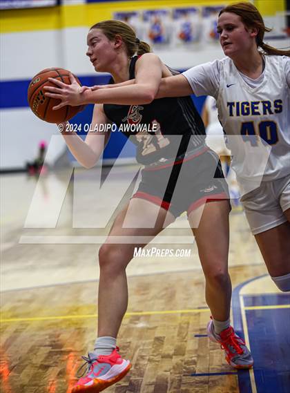Thumbnail 1 in Chisum @ Leonard (62'nd Leonard Holiday Tournament) photogallery.