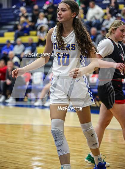 Thumbnail 2 in Chisum @ Leonard (62'nd Leonard Holiday Tournament) photogallery.