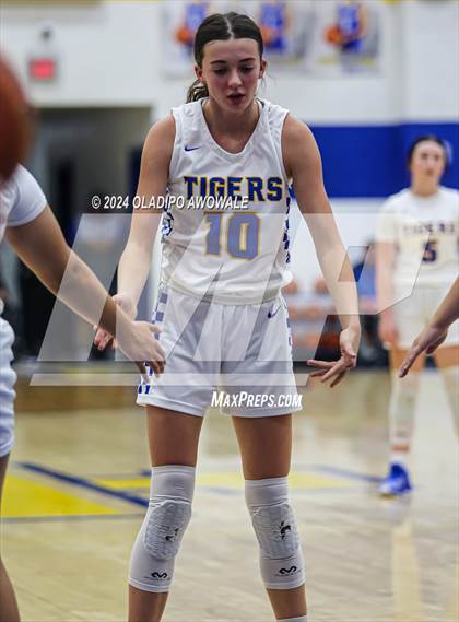 Thumbnail 2 in Chisum @ Leonard (62'nd Leonard Holiday Tournament) photogallery.