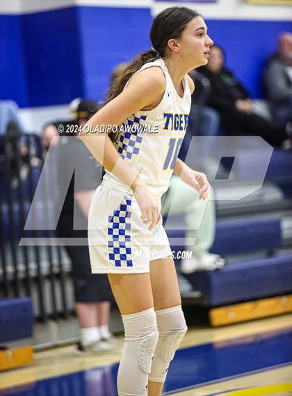 Thumbnail 1 in Chisum @ Leonard (62'nd Leonard Holiday Tournament) photogallery.